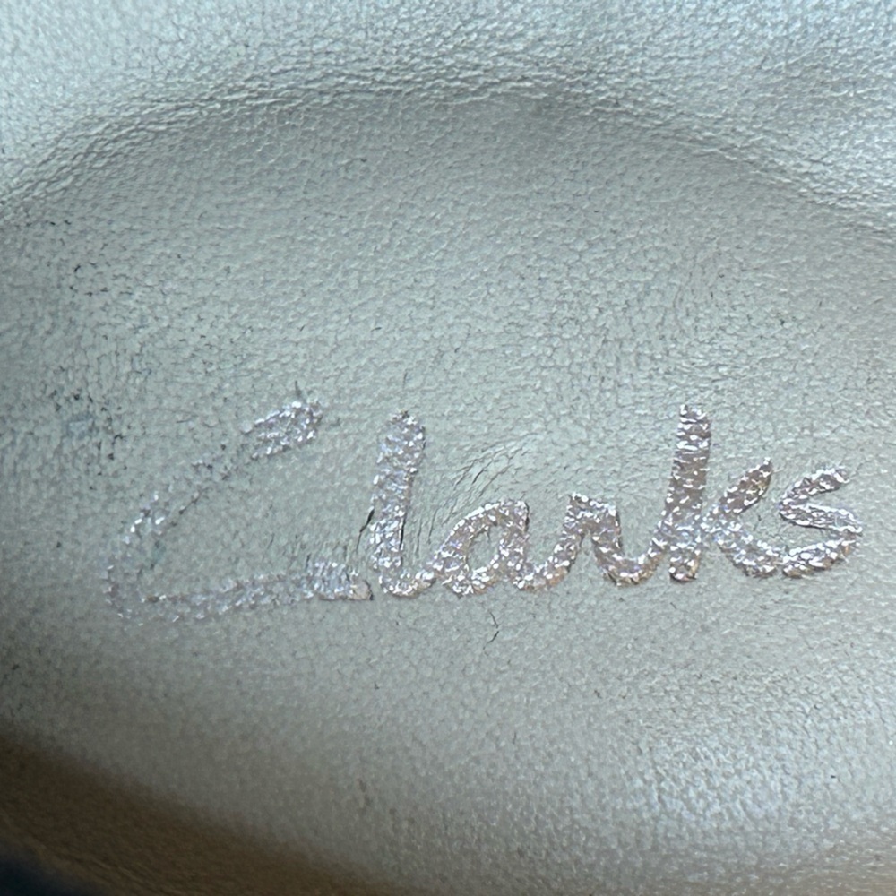 Clarks Black Leather Lace Up Shoes with Tan Base - Picture 10 of 10